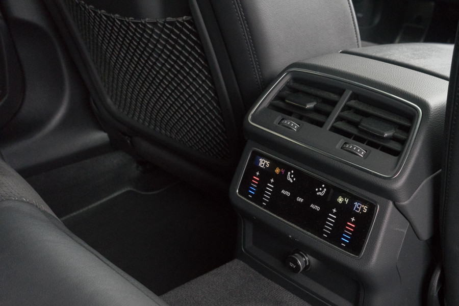 Audi A6 Avant 55 TFSI Quattro / 2x S-line/ standkachel/ Bang & Olufsen Sound System/ Panoramadak/ Trekhaak/ 250kW (340PK)