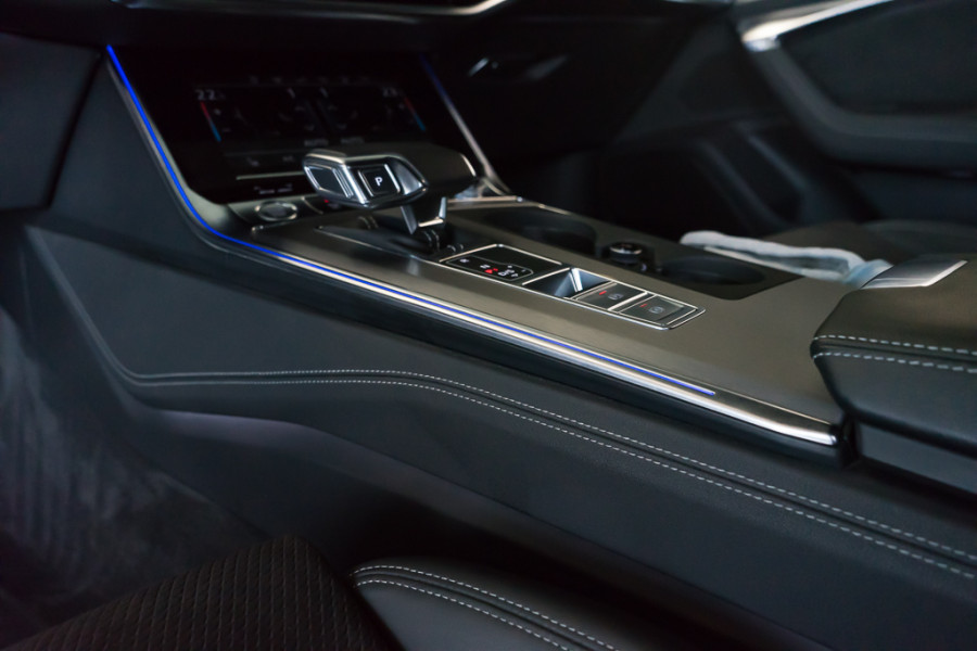 Audi A6 Avant 55 TFSI Quattro / 2x S-line/ standkachel/ Bang & Olufsen Sound System/ Panoramadak/ Trekhaak/ 250kW (340PK)