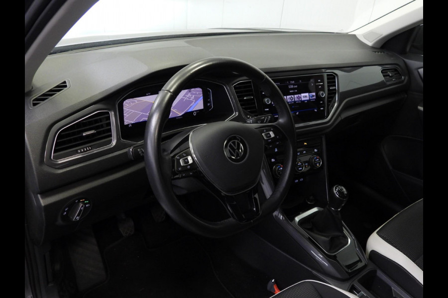 Volkswagen T-Roc 1.5 TSI Sport NAVI/CAMERA/VIRTUAL/LED/TREKH./17"LMV!
