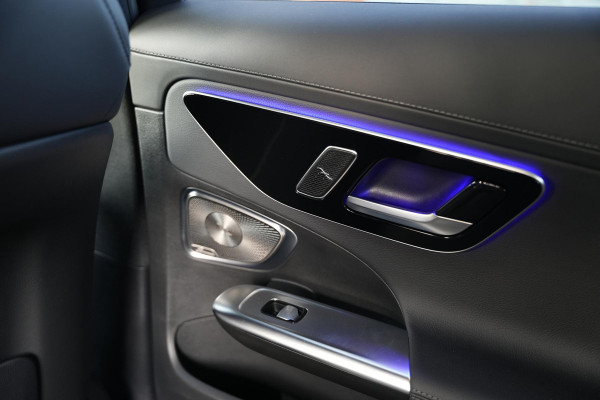 Mercedes-Benz C-Klasse 180 Business Solution AMG Burmester Stuurverw. Adapt. Cruise LED Leer Alcantara AMG