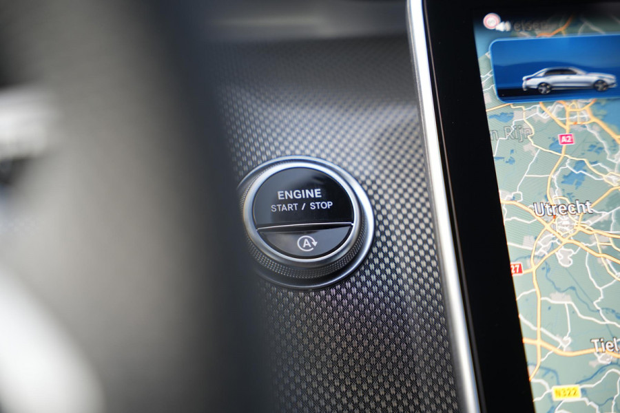 Mercedes-Benz C-Klasse 180 Business Solution AMG Burmester Stuurverw. Adapt. Cruise LED Leer Alcantara AMG