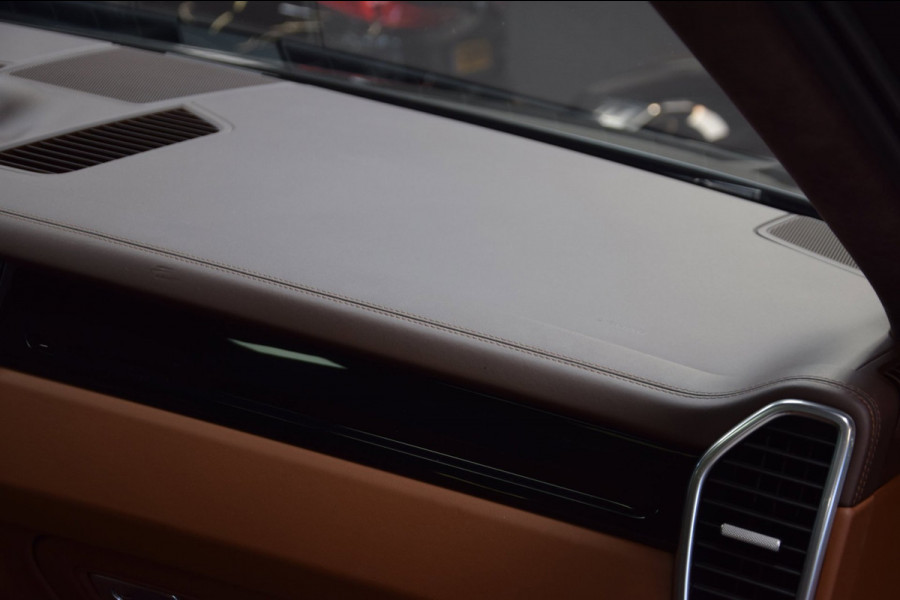 Porsche Cayenne Coupé 3.0 E-Hybrid Nightvision|Panoramadak|Org.NL|2e Eig.|Nwp.143500