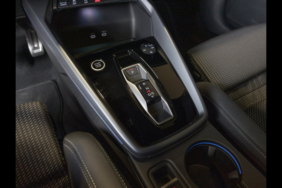 Audi A3 Sportback 35 TFSI 2x S-Line edition / 150pk / Maxton / Panorama dak / Sonos / Achteruitrij camera /