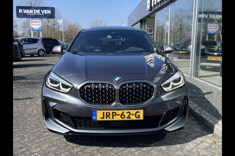 BMW 1-serie M135i xDrive High Executive M Sport 306pk Automaat | Panodak | Elektr. achterklep | arking Pakket | Spiegel Pakket | Draadloze telefoonlader | etc. etc.