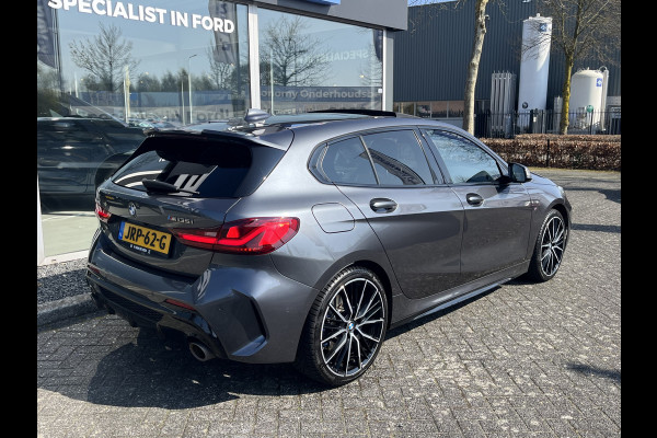 BMW 1-serie M135i xDrive High Executive M Sport 306pk Automaat | Panodak | Elektr. achterklep | arking Pakket | Spiegel Pakket | Draadloze telefoonlader | etc. etc.