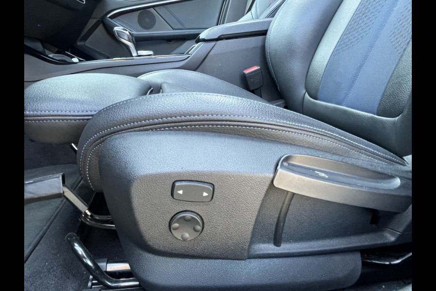 BMW 1-serie M135i xDrive High Executive M Sport 306pk Automaat | Panodak | Elektr. achterklep | arking Pakket | Spiegel Pakket | Draadloze telefoonlader | etc. etc.