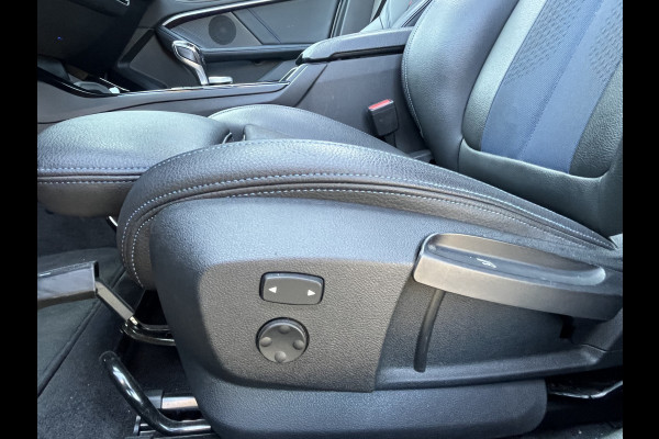BMW 1-serie M135i xDrive High Executive M Sport 306pk Automaat | Panodak | Elektr. achterklep | arking Pakket | Spiegel Pakket | Draadloze telefoonlader | etc. etc.