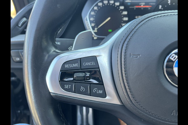 BMW 1-serie M135i xDrive High Executive M Sport 306pk Automaat | Panodak | Elektr. achterklep | arking Pakket | Spiegel Pakket | Draadloze telefoonlader | etc. etc.
