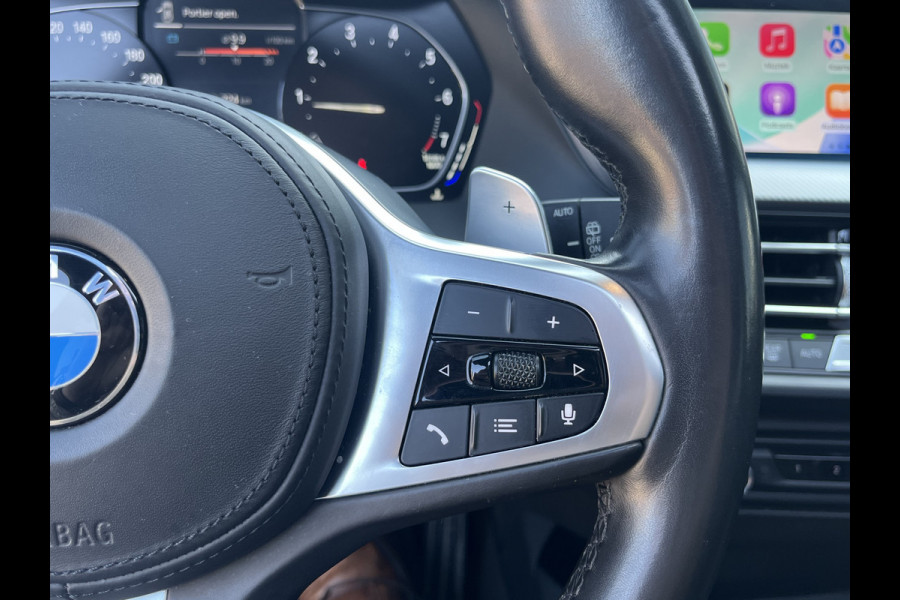 BMW 1-serie M135i xDrive High Executive M Sport 306pk Automaat | Panodak | Elektr. achterklep | arking Pakket | Spiegel Pakket | Draadloze telefoonlader | etc. etc.