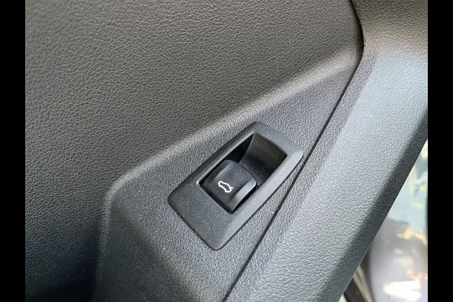 BMW 1-serie M135i xDrive High Executive M Sport 306pk Automaat | Panodak | Elektr. achterklep | arking Pakket | Spiegel Pakket | Draadloze telefoonlader | etc. etc.