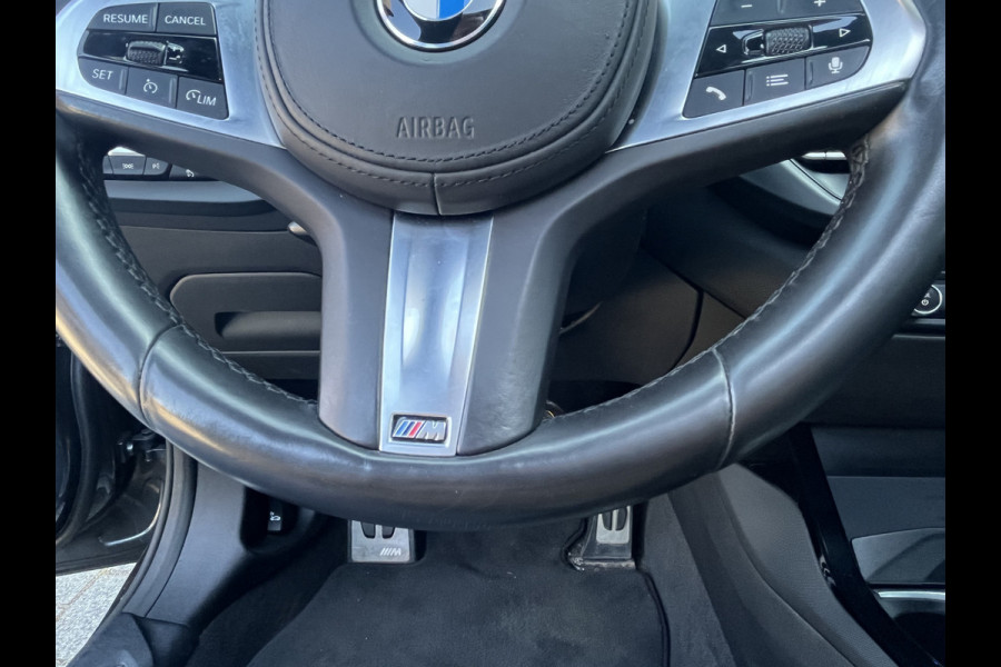 BMW 1-serie M135i xDrive High Executive M Sport 306pk Automaat | Panodak | Elektr. achterklep | arking Pakket | Spiegel Pakket | Draadloze telefoonlader | etc. etc.