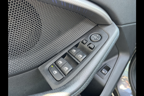 BMW 1-serie M135i xDrive High Executive M Sport 306pk Automaat | Panodak | Elektr. achterklep | arking Pakket | Spiegel Pakket | Draadloze telefoonlader | etc. etc.