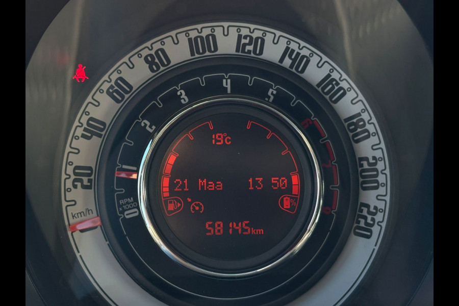 Fiat 500 1.0 Hybrid Rockstar | Carplay/Android, Climate, PDC, Cruise, Licht- en Regensensor |