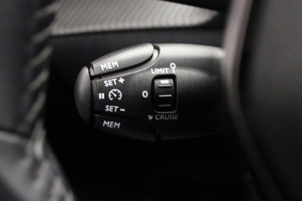 Peugeot 208 1.2 PureTech Active |Navi|