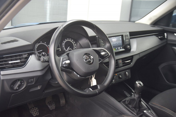 Škoda Kamiq 1.0 TSI Ambition TREKHAAK WEGKLAPBAAR/PARKEERSENSOREN ACHTER/APPLE CARPLAY
