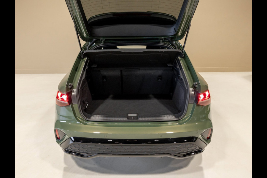 Audi A3 Sportback 35 TFSI 2x S-Line edition / 150pk / Panorama dak / Sonos / Achteruitrij camera /