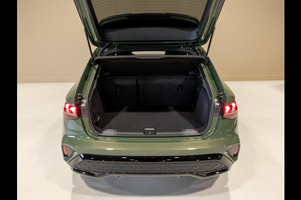 Audi A3 Sportback 35 TFSI 2x S-Line edition / 150pk / Panorama dak / Sonos / Achteruitrij camera /