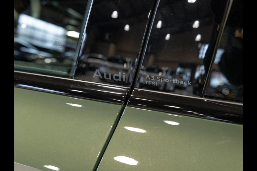 Audi A3 Sportback 35 TFSI 2x S-Line edition / 150pk / Panorama dak / Sonos / Achteruitrij camera /