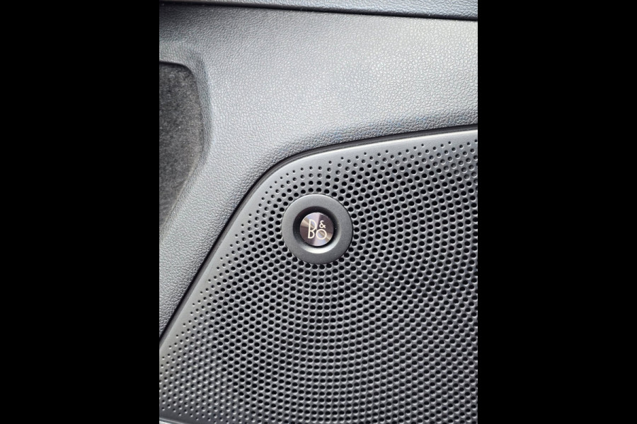 Ford Focus 1.5 EcoBoost ST Line Business Schuifdak - HUD - B&O - Half Leer + elektrisch - Adaptive cruise - LED - Lane centering