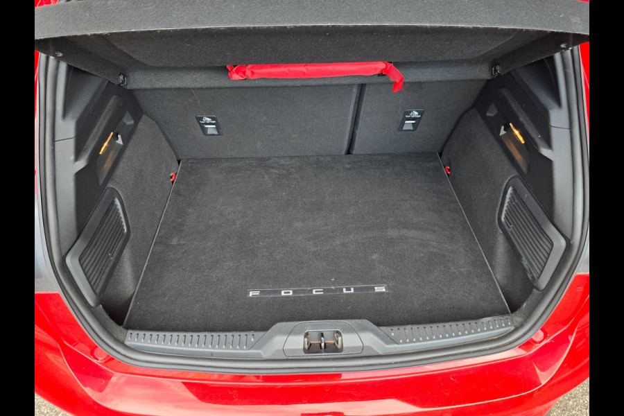 Ford Focus 1.5 EcoBoost ST Line Business Schuifdak - HUD - B&O - Half Leer + elektrisch - Adaptive cruise - LED - Lane centering