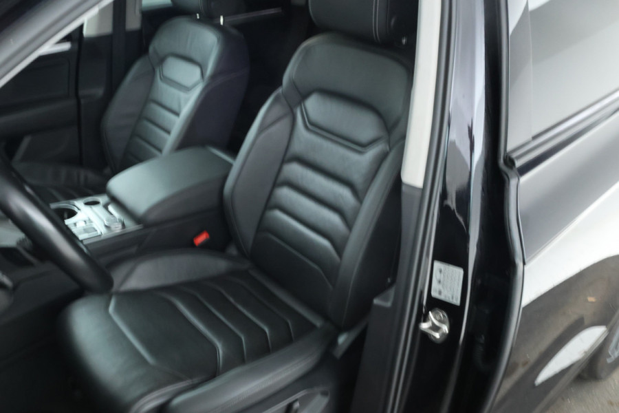 Volkswagen Touareg 3.0 TSi eHybrid 4MOTION FULL BLACK! Navi, leer,