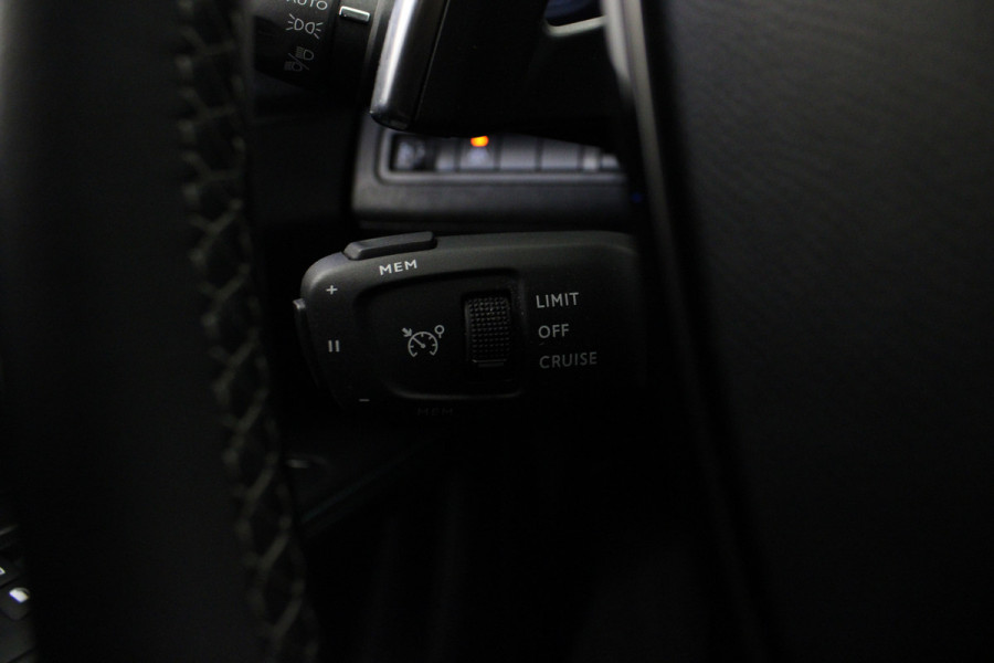 Peugeot 5008 1.2 PureTech Allure |Navi|