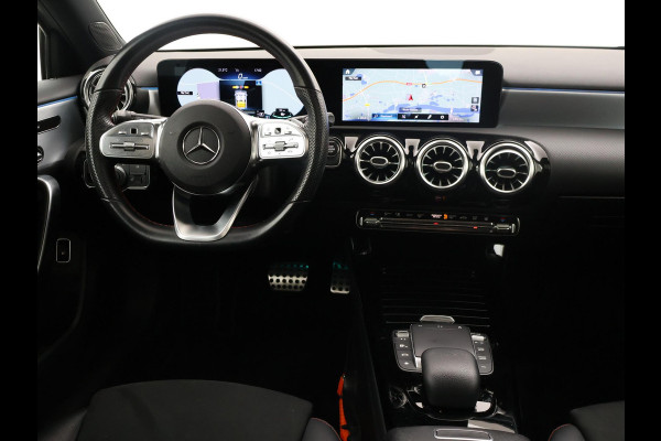 Mercedes-Benz A-Klasse 250e AMG SPORT + PANORAMA | MEMORY | TREKHAAK | SFEERVERLICHTING | CAMERA | STOELVERWARMING