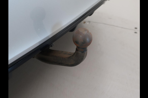 Mercedes-Benz A-Klasse 250e AMG SPORT + PANORAMA | MEMORY | TREKHAAK | SFEERVERLICHTING | CAMERA | STOELVERWARMING