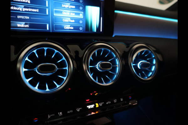 Mercedes-Benz A-Klasse 250e AMG SPORT + PANORAMA | MEMORY | TREKHAAK | SFEERVERLICHTING | CAMERA | STOELVERWARMING
