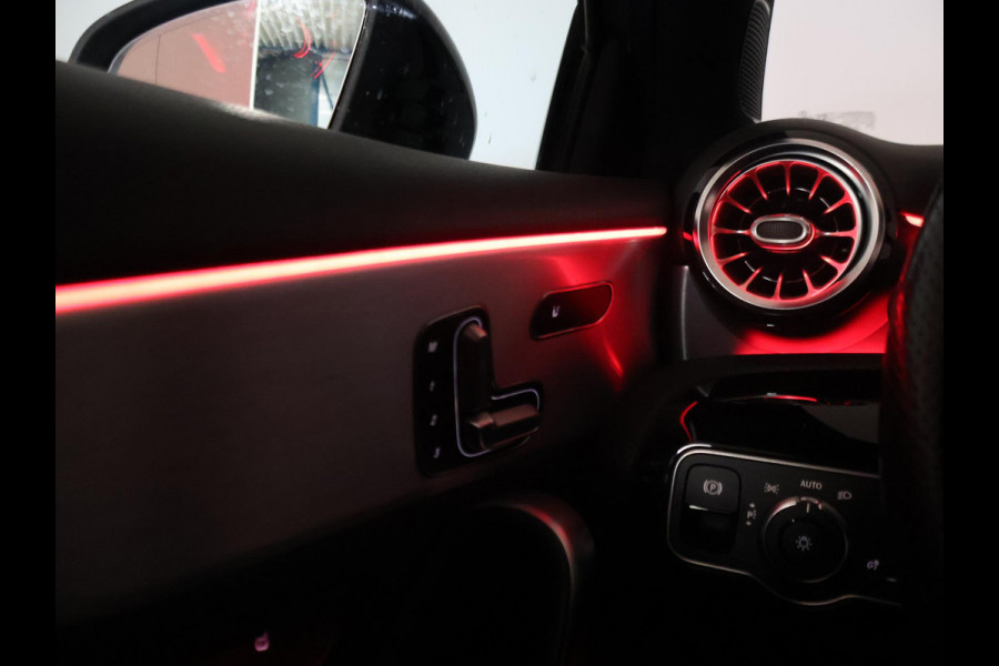 Mercedes-Benz A-Klasse 250e AMG SPORT + PANORAMA | MEMORY | TREKHAAK | SFEERVERLICHTING | CAMERA | STOELVERWARMING