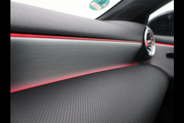 Mercedes-Benz A-Klasse 250e AMG SPORT + PANORAMA | MEMORY | TREKHAAK | SFEERVERLICHTING | CAMERA | STOELVERWARMING