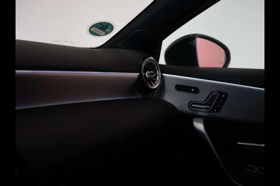 Mercedes-Benz A-Klasse 250e AMG SPORT + PANORAMA | MEMORY | TREKHAAK | SFEERVERLICHTING | CAMERA | STOELVERWARMING