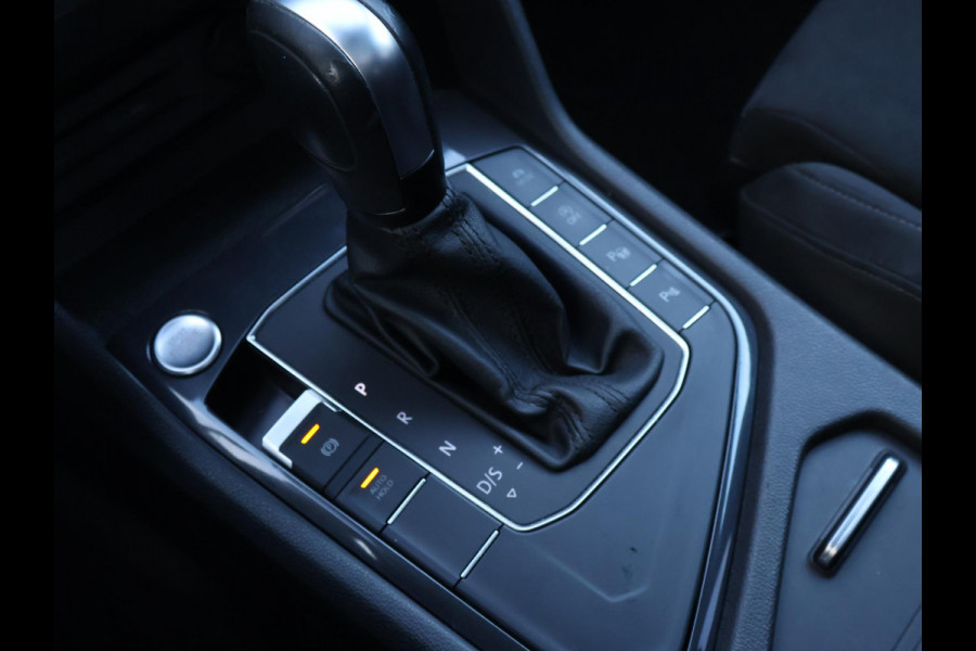 Volkswagen Tiguan Allspace 1.5 TSI DSG 7-PERS. R-LINE + PANORAMA | DYNAUDIO | MASSAGE | VIRTUAL COCKPIT | ELEK. TREKHAAK | STOEL/STUURVERW. | CAMERA | 20 INCH