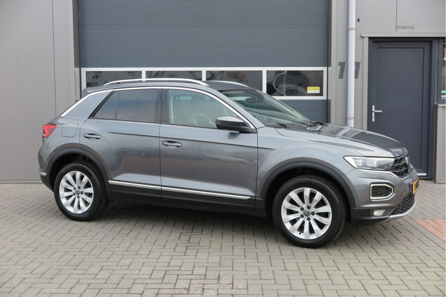 Volkswagen T-Roc 1.5 TSI 150pk Sport, Led , Adaptive cruise, Keyless , Virtual cockpit, Lane assist, Side assist, Stoelverwarming, PDC , Achteruitrijcamera, Buitenspiegels inklapbaar, Carplay , DAB+ etc.