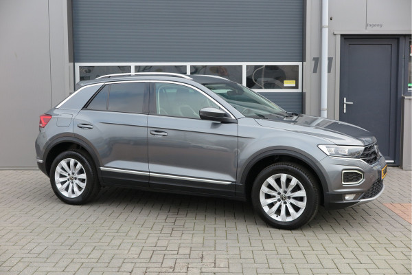 Volkswagen T-Roc 1.5 TSI 150pk Sport, Led , Adaptive cruise, Keyless , Virtual cockpit, Lane assist, Side assist, Stoelverwarming, PDC , Achteruitrijcamera, Buitenspiegels inklapbaar, Carplay , DAB+ etc.