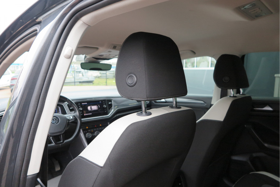 Volkswagen T-Roc 1.5 TSI 150pk Sport, Led , Adaptive cruise, Keyless , Virtual cockpit, Lane assist, Side assist, Stoelverwarming, PDC , Achteruitrijcamera, Buitenspiegels inklapbaar, Carplay , DAB+ etc.