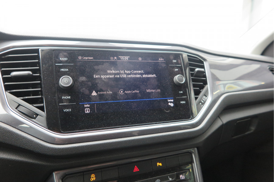 Volkswagen T-Roc 1.5 TSI 150pk Sport, Led , Adaptive cruise, Keyless , Virtual cockpit, Lane assist, Side assist, Stoelverwarming, PDC , Achteruitrijcamera, Buitenspiegels inklapbaar, Carplay , DAB+ etc.