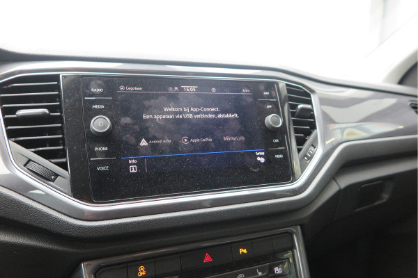 Volkswagen T-Roc 1.5 TSI 150pk Sport, Led , Adaptive cruise, Keyless , Virtual cockpit, Lane assist, Side assist, Stoelverwarming, PDC , Achteruitrijcamera, Buitenspiegels inklapbaar, Carplay , DAB+ etc.