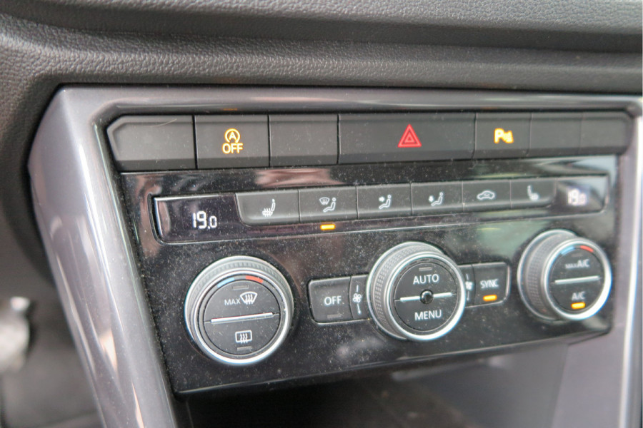 Volkswagen T-Roc 1.5 TSI 150pk Sport, Led , Adaptive cruise, Keyless , Virtual cockpit, Lane assist, Side assist, Stoelverwarming, PDC , Achteruitrijcamera, Buitenspiegels inklapbaar, Carplay , DAB+ etc.