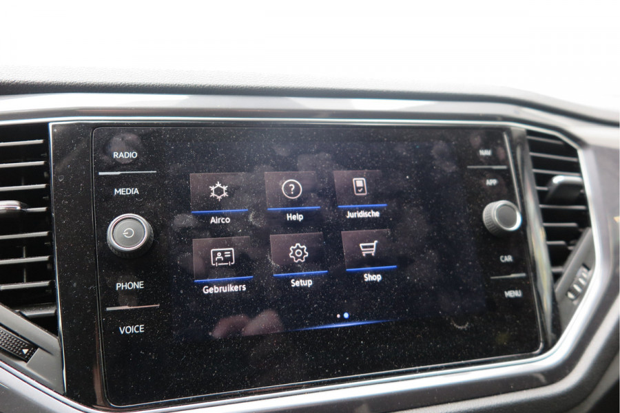 Volkswagen T-Roc 1.5 TSI 150pk Sport, Led , Adaptive cruise, Keyless , Virtual cockpit, Lane assist, Side assist, Stoelverwarming, PDC , Achteruitrijcamera, Buitenspiegels inklapbaar, Carplay , DAB+ etc.