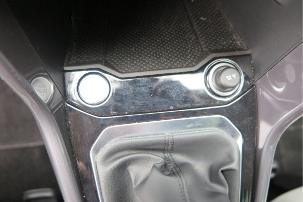 Volkswagen T-Roc 1.5 TSI 150pk Sport, Led , Adaptive cruise, Keyless , Virtual cockpit, Lane assist, Side assist, Stoelverwarming, PDC , Achteruitrijcamera, Buitenspiegels inklapbaar, Carplay , DAB+ etc.