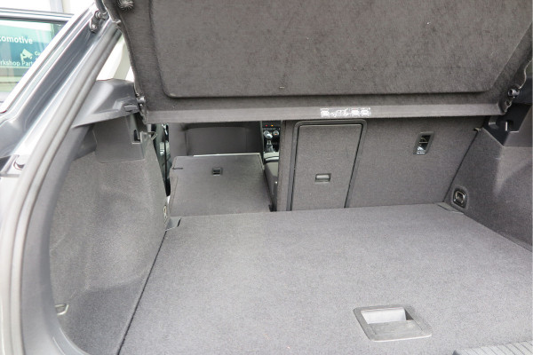 Volkswagen T-Roc 1.5 TSI 150pk Sport, Led , Adaptive cruise, Keyless , Virtual cockpit, Lane assist, Side assist, Stoelverwarming, PDC , Achteruitrijcamera, Buitenspiegels inklapbaar, Carplay , DAB+ etc.