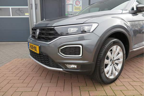 Volkswagen T-Roc 1.5 TSI 150pk Sport, Led , Adaptive cruise, Keyless , Virtual cockpit, Lane assist, Side assist, Stoelverwarming, PDC , Achteruitrijcamera, Buitenspiegels inklapbaar, Carplay , DAB+ etc.