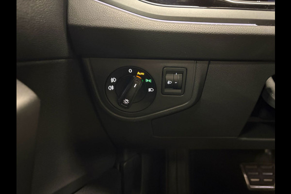 Volkswagen Taigo 1.5 TSI R-Line*Auto*Pano*Virtual Dasboard*Apple Carplay*Camera*Airco*Cruise-Control*