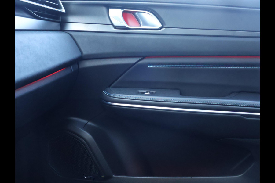 Lynk & Co 01 1.5 HYBRID 261 PK AUT. + TREKHAAK | 360 CAMERA PANORAMA | SFEERVERLICHTING | ADAPTIVE CRUISE | FULL LED