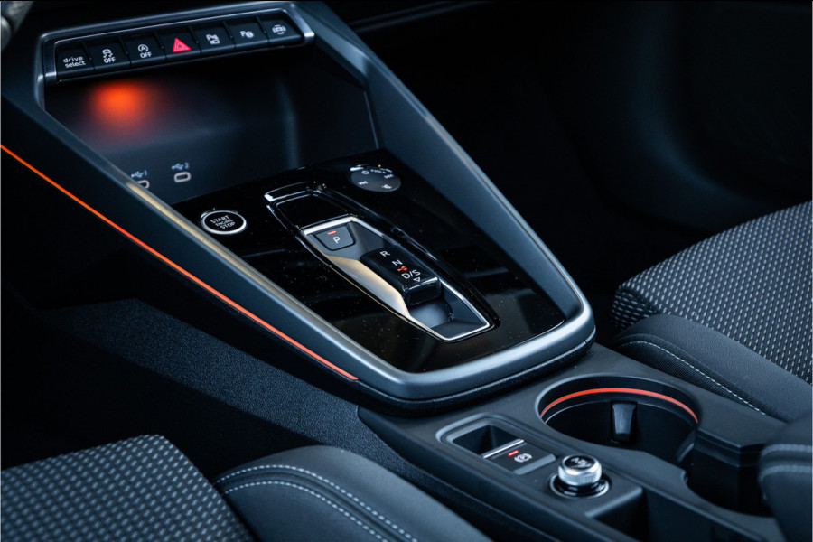 Audi A3 Sportback 35 TFSI S edition - S Line | Panorama | Sonos | Memory