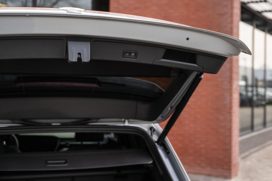 Volkswagen Touareg 3.0 TSI eHybrid R 4M Nightvision DynAudio Trekhaak