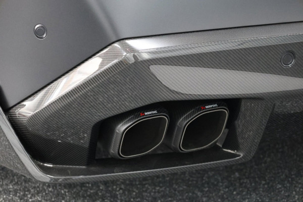 BMW 5 Serie Touring M5 950+PK BTW/AKRAPOVIC OPF DELETED/CARBON M-PERFORMANCE/EVENTURI/22” VOSSEN/B&W/PANO/HUD/12 MND GARANTIE!