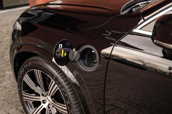 Volvo XC90 2.0 T8 Recharge AWD Ultimate Bright B&W Four-C VOL