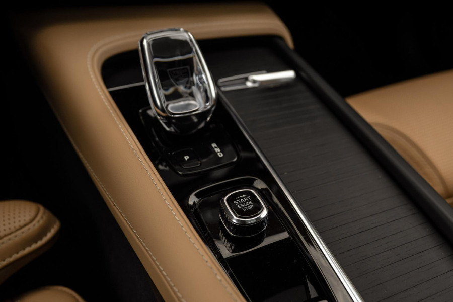 Volvo XC90 2.0 T8 Recharge AWD Ultimate Bright B&W Four-C VOL